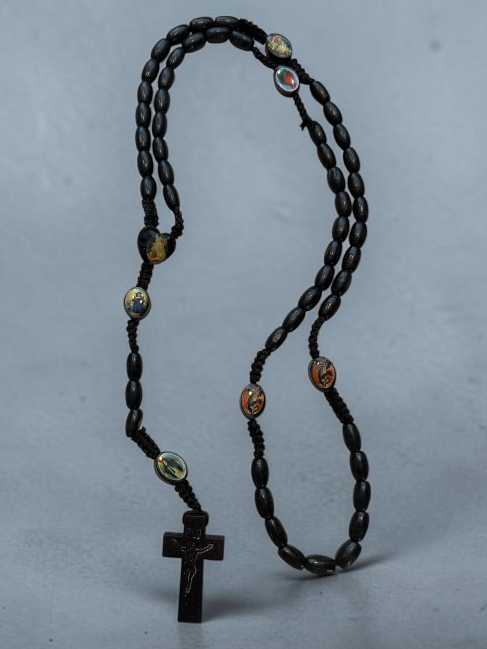 🫶🏻 Black Wooden Beaded Rosary Necklace with Crucifix